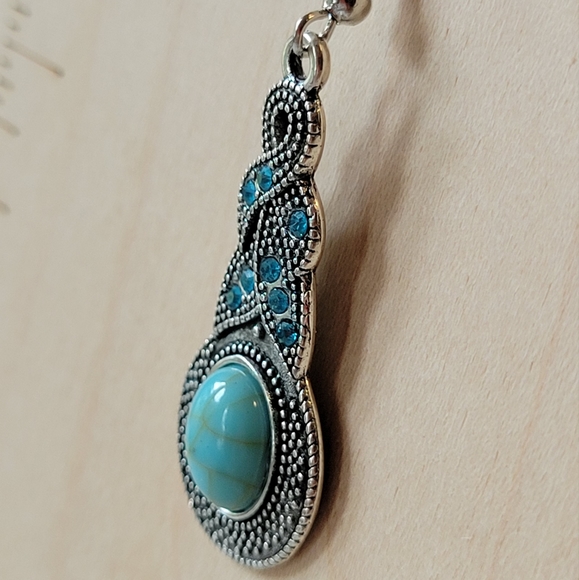 🔥LAST PAIR🔥Crystal Shimmer Turquoise Drop Earrings - Picture 5 of 8
